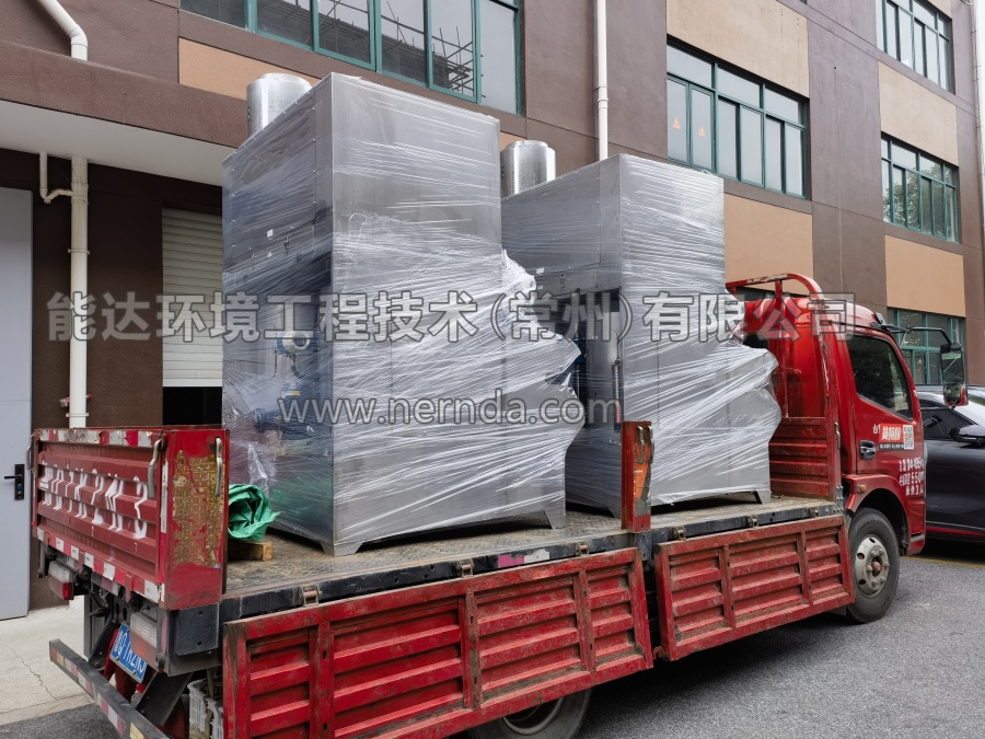 防爆濕式除塵工作臺(tái)裝車(chē)發(fā)貨照2